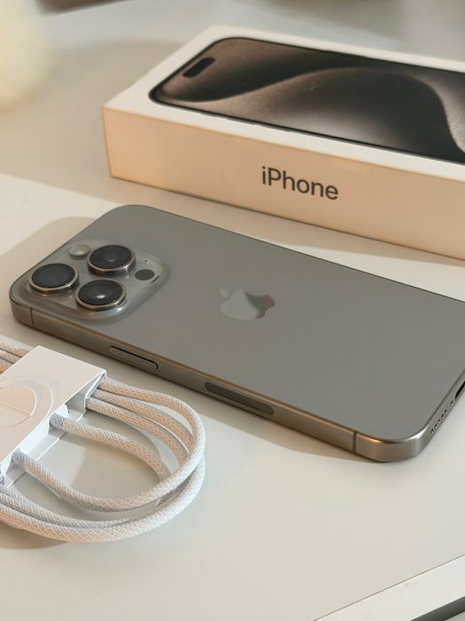Iphone 15 PRO Natural titanium