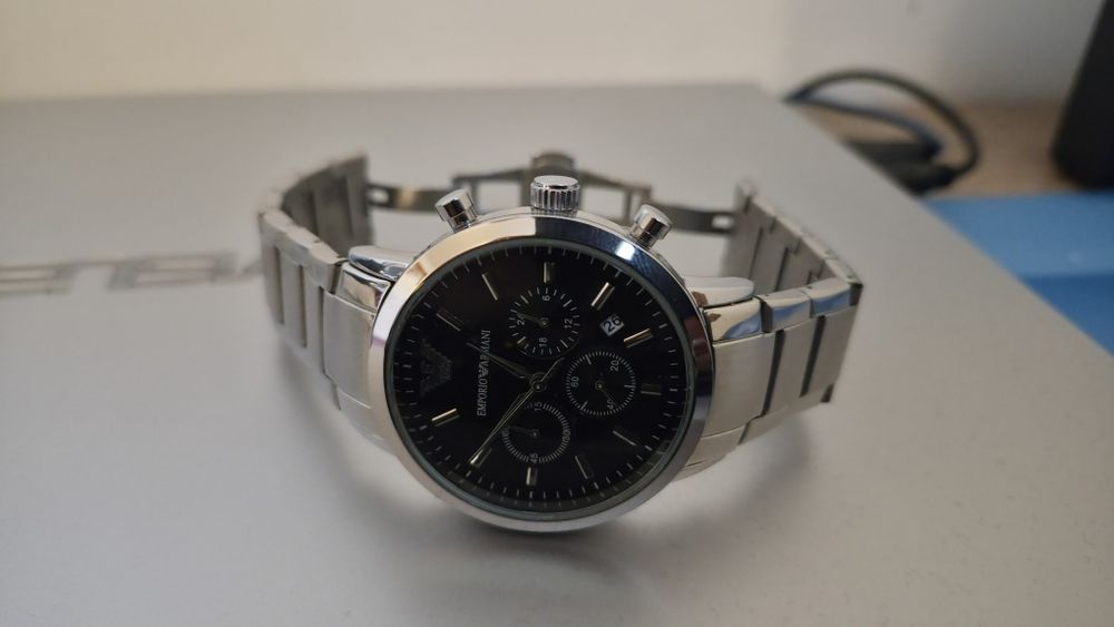 Vând ceas Armani