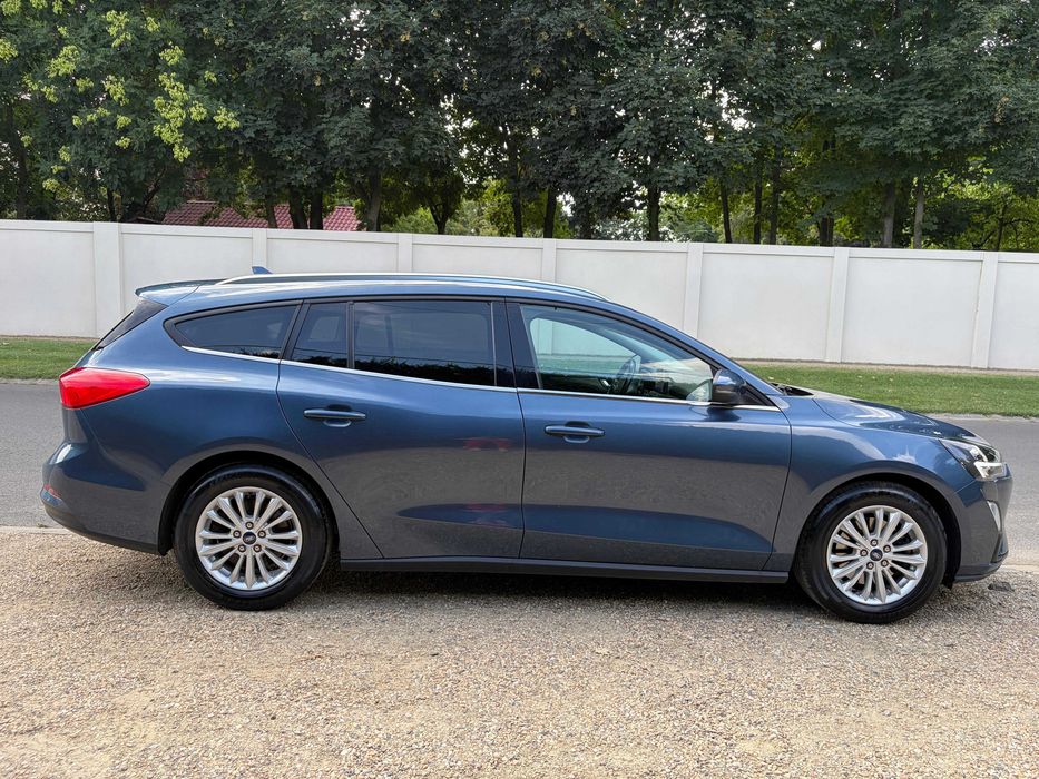 FORD Focus 2021 — imagine 5