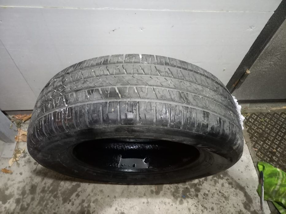 Цена 40 000тг за 4 баллона шин R17