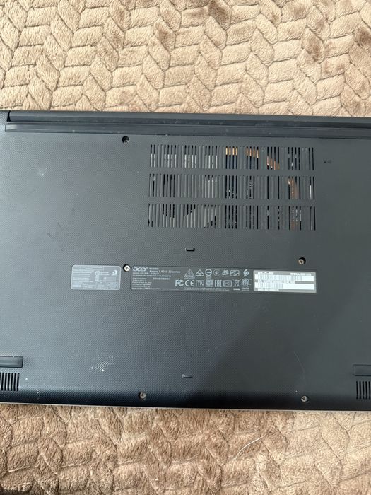 vand laptop acer pentru piese