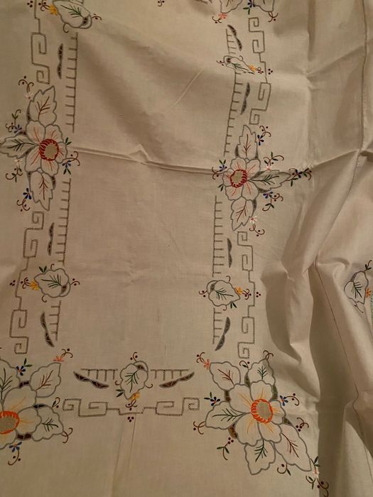 Ръчно бродирани покривки