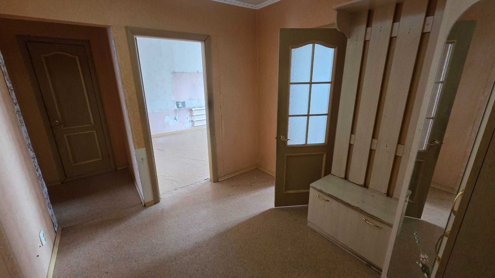 Продам квартиру на 8-м микрорайоне