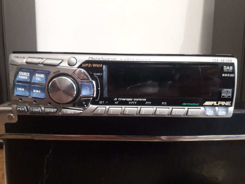 Alpine cda 9812rb Pioneer deh p77mp