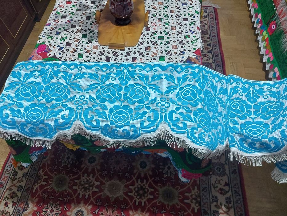 Vând  draperii tradiționale