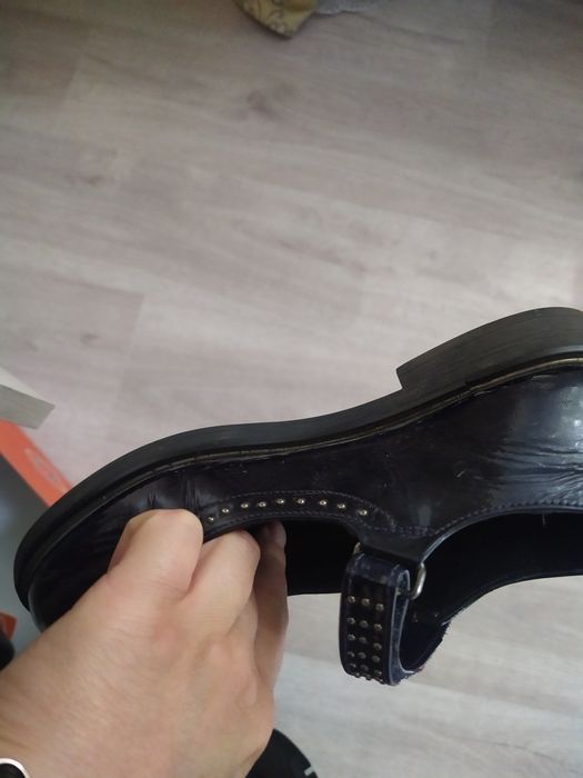 Продам обувь на девочку