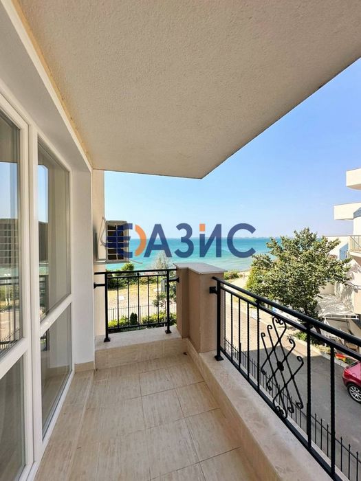 Двустаен апартамент в прекрасен комплекс на първа линия Ипанема Бийч,