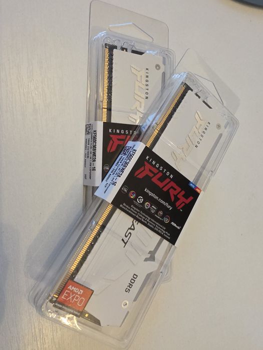 RAM Kingston DDR5 32 GB 6000MTS CL36 White argb