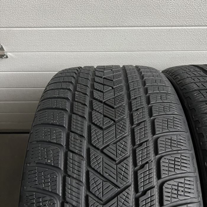 2 Anvelope iarna 285 35 22 Pirelli