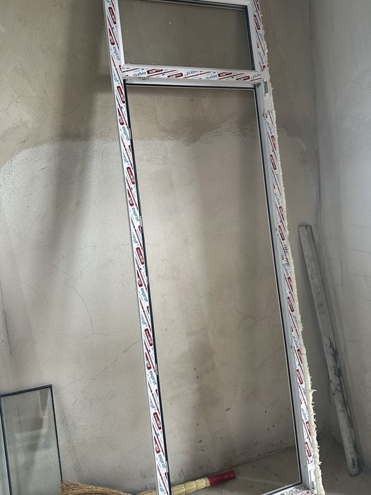 Окно балконное пластиковое