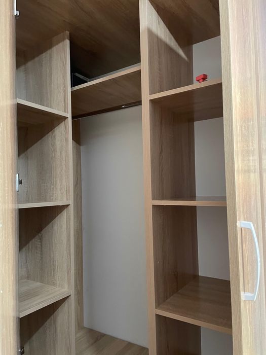 Шкаф  угловой в хорошом состояние