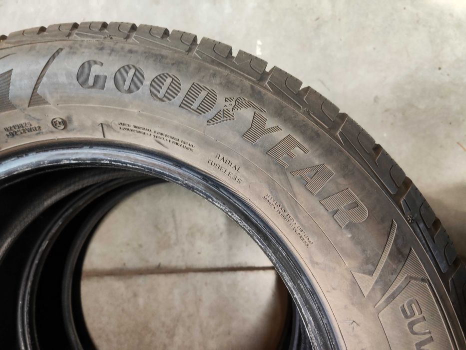 2бр.зимни гуми 225/65/17 Goodyear