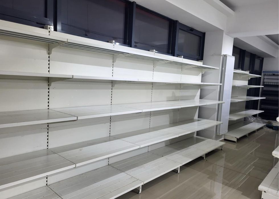 Rafturi de magazin metalice reglabile