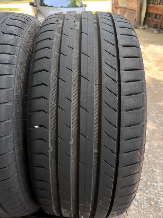 225/40/18 2 броя почти нови летни гуми Vredestein Dot 1724