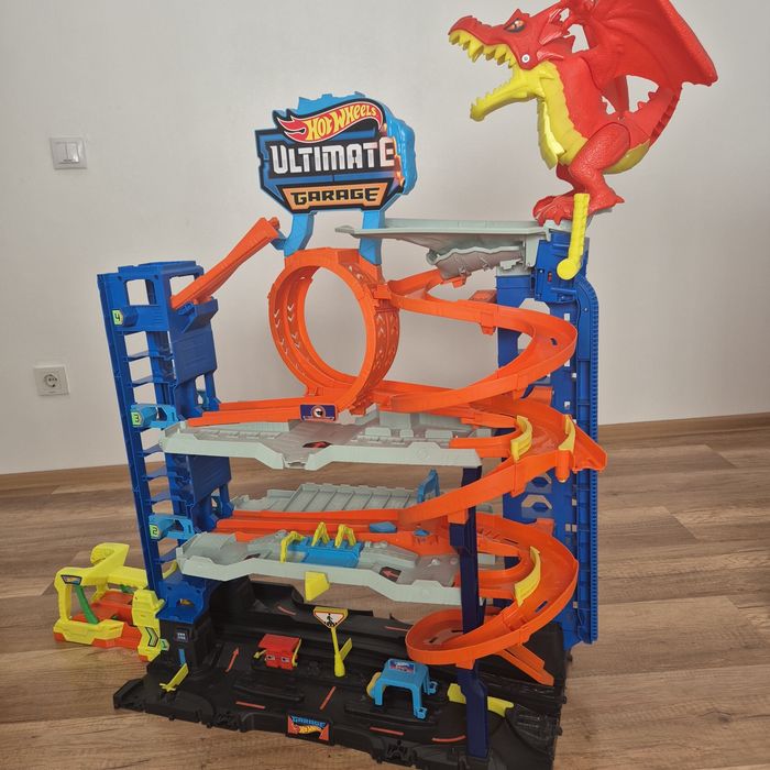 Garajul suprem Hot Wheels