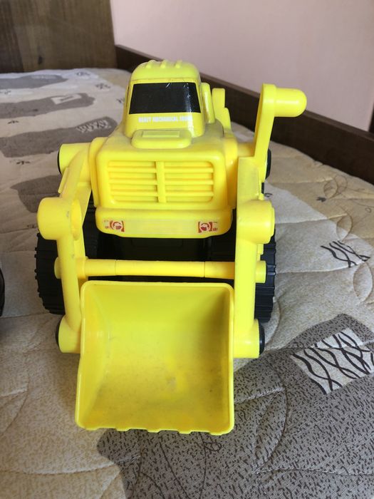 Продавам детски багери играчки