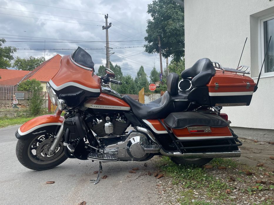 Motocicleta Harley Davidson FLHTCUI