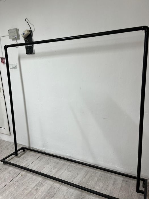 ПродаетсЯ  Стеллаж для вещей