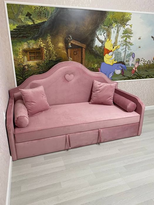 Диван-кровать для девочек