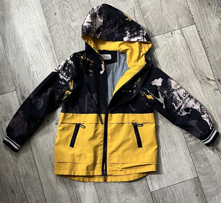 Продам ветровку на мальчика