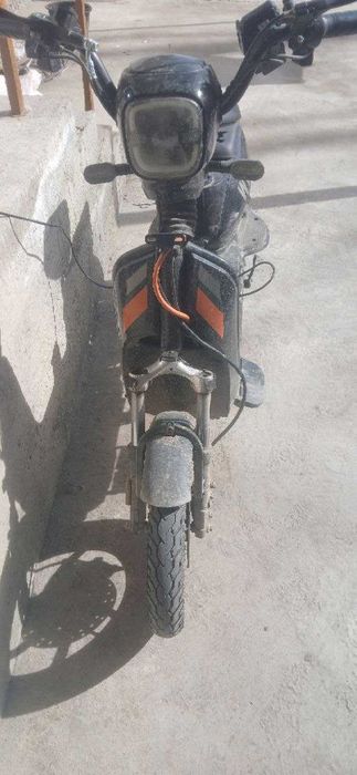 Skuter-moped 40-60 km srochna sotiladi