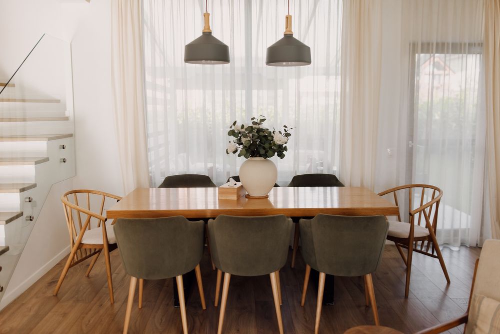 Lustre gri pentru dining