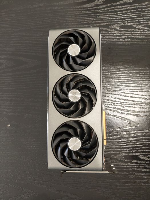 Placa Video Sapphire NITRO+ AMD Radeon RX 7900 XTX Vapor-X 24GB GDDR6 - Impecabilă