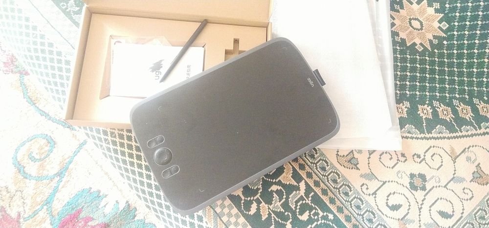 Графический планшет Ugee M808