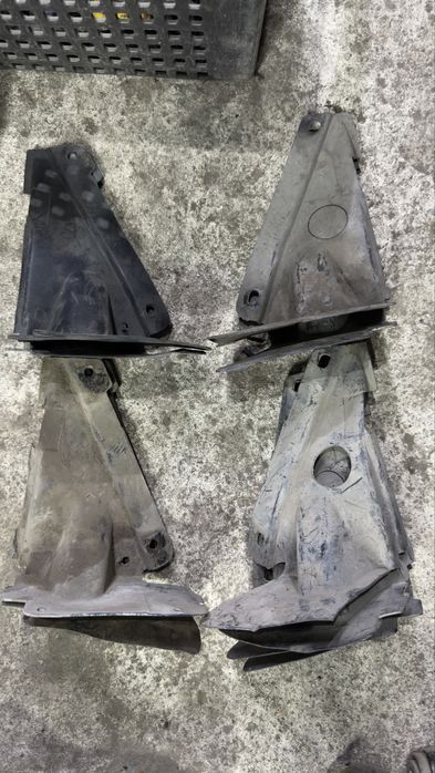 Пластик на мерседес 190,124,202