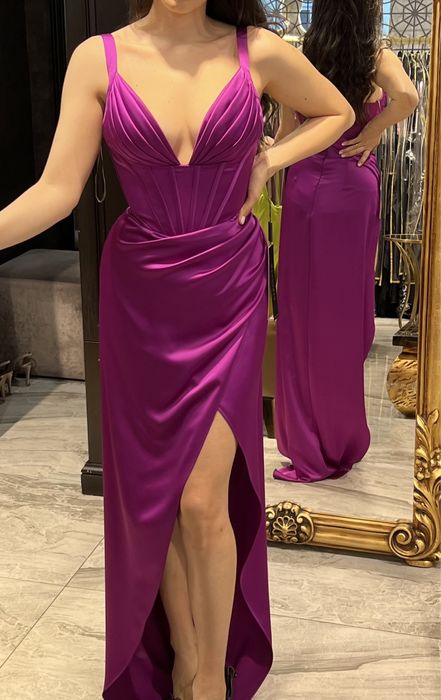 Официална сатенена лилава рокля