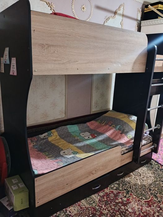 Bolalar uchun 2 etajli kravat zudlik bilan sotiladi