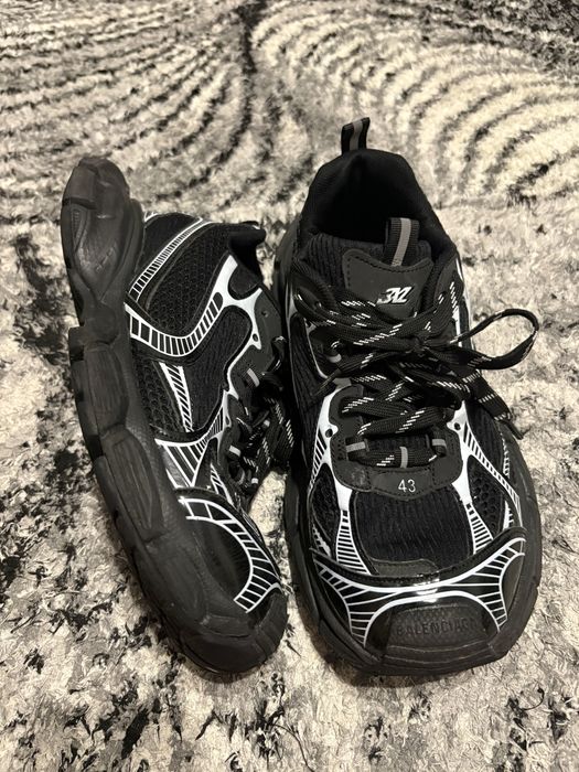 Balenciaga 3Xl.