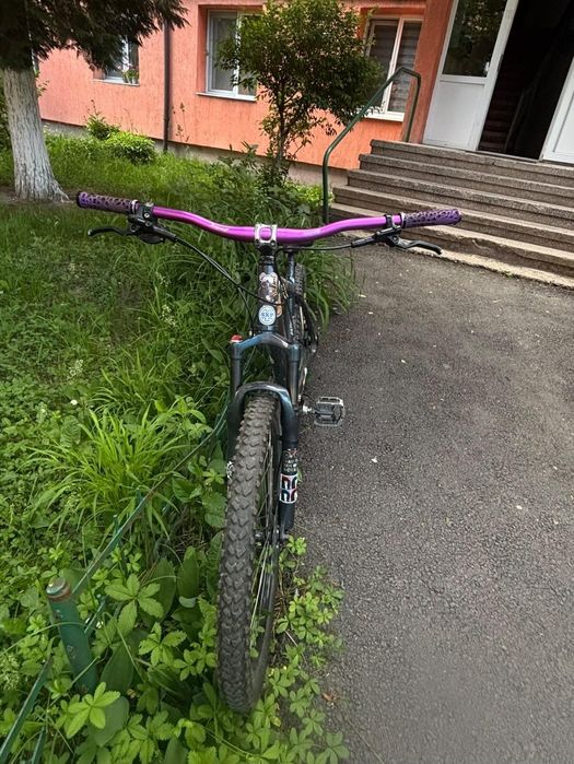 Vând bicicletă Mountain bike