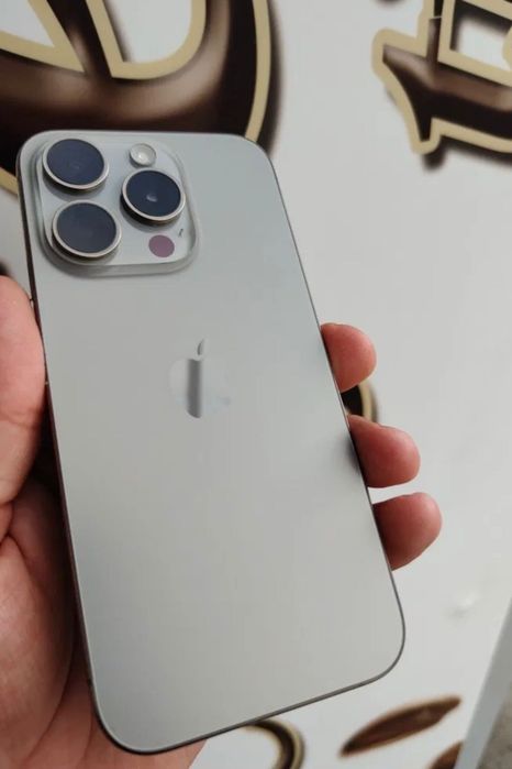 iPhone 15 pro 128gb
