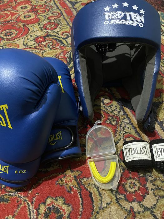 Боксерские перчатки