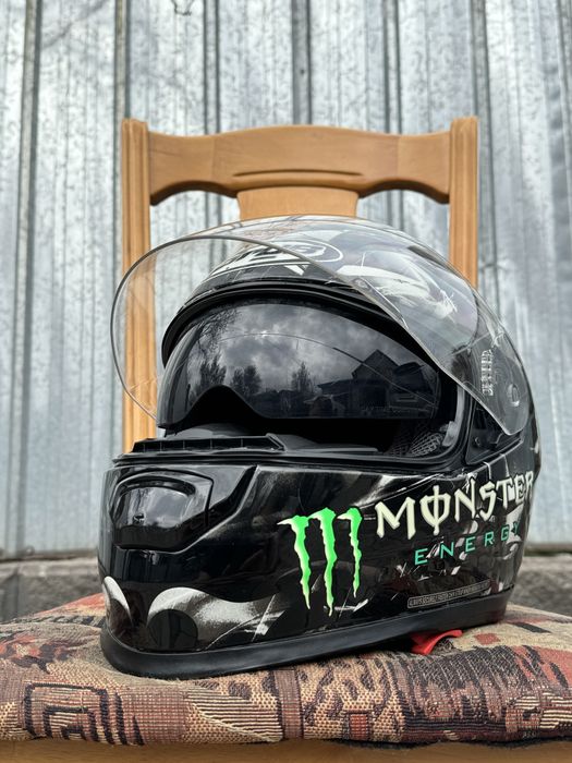 Шлем Cirus в раскраске Monster Energy