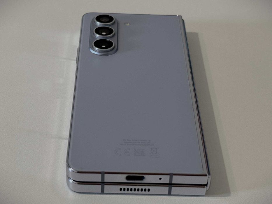 Бартер! 512GB Oтличен! Galaxy Fold 5 Icy Blue (Син)
