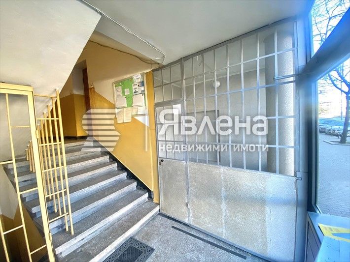 Дава се под наем Магазин в София, Изток - 5 кв.м за 150 € - Снимка #2
