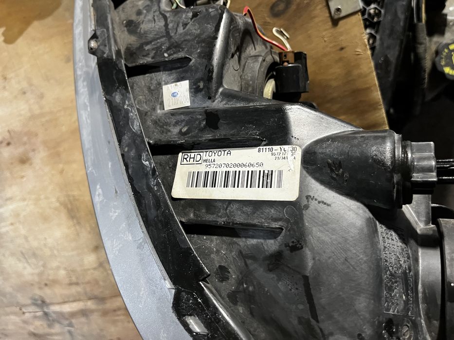 Фары передние камри 35 б/у оригинал