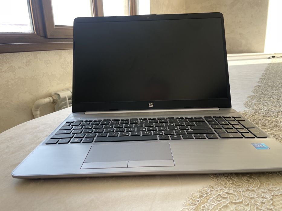 HP 250 G8 noutbook sotiladi holati yengi