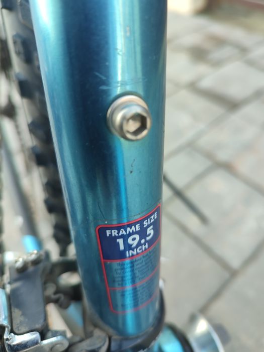 Vând bicicleta Giant   preț 470 Ron neg