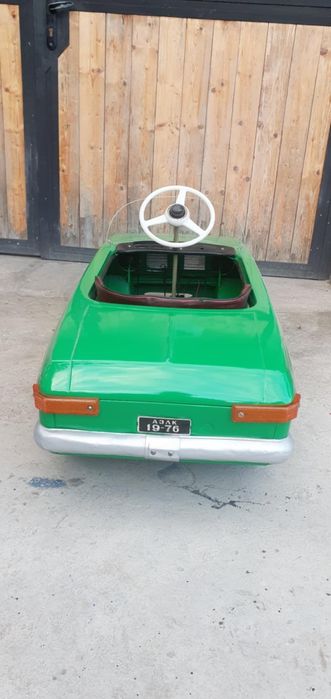 Ретро кола с педали Москвич