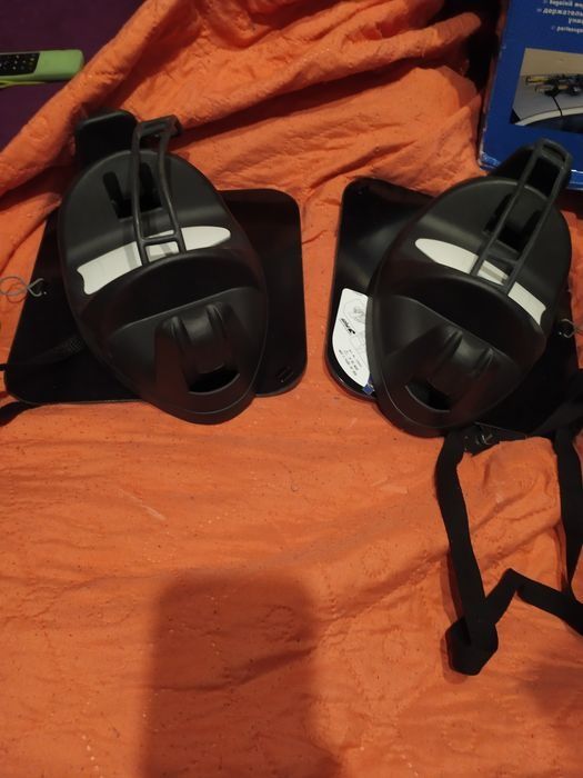 Магнитна стойка за ски