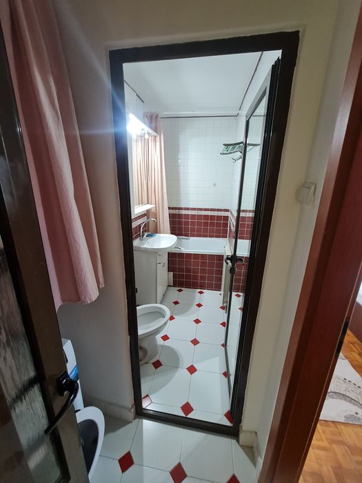 Inchiriez 2camere tiglina2 etaj 1