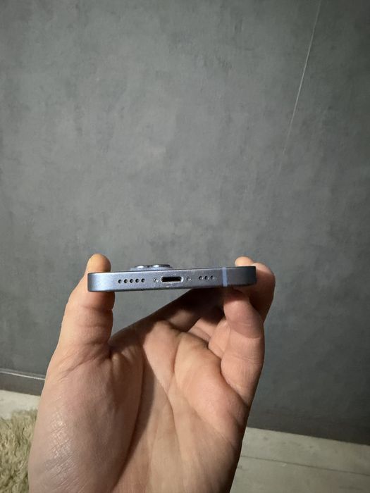 Продам айфон 14.