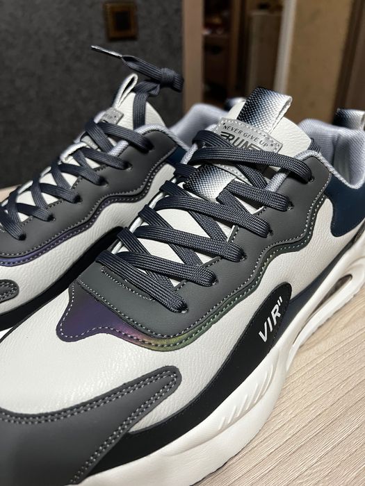 Кроссовки мужские