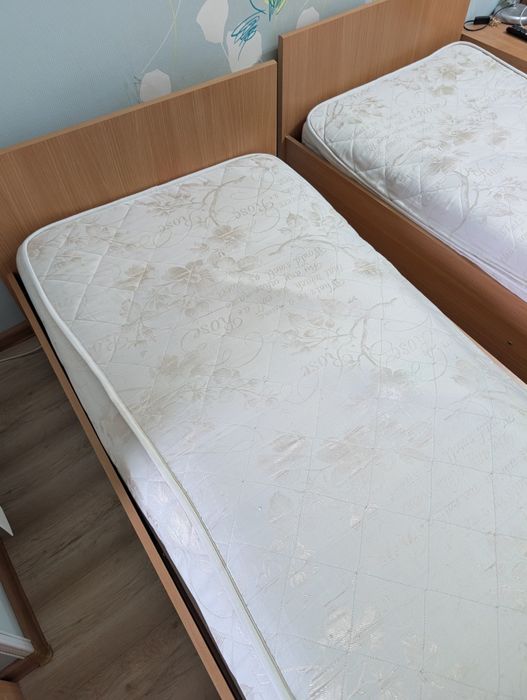 Односпальные кровати.