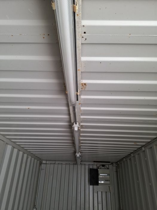 Морски контейнери 20 фута с ел.инсталация..