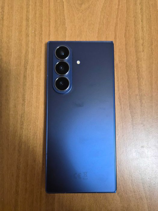 Samsung z fold 7 blue shadow