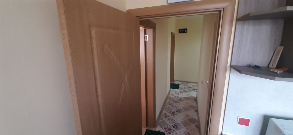 Продава се Двустаен апартамент в Разград, Център - 68 кв.м за 1030 €/кв.м - Снимка #4